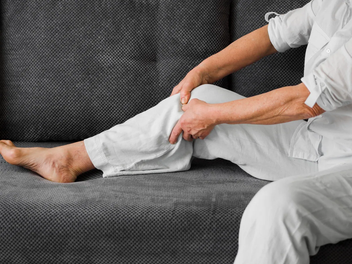 Chiropractor leg pain